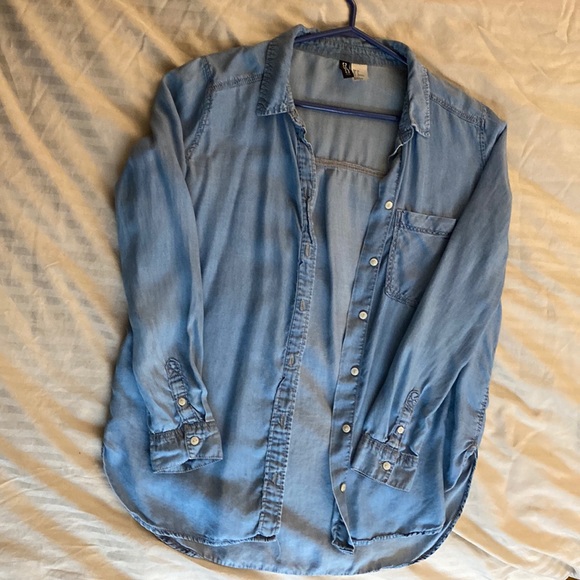 3/$15 Denim look button down - Picture 1 of 2